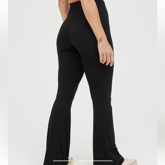 AE aerie real me high waisted crossover flare legging - Picture 3 of 3